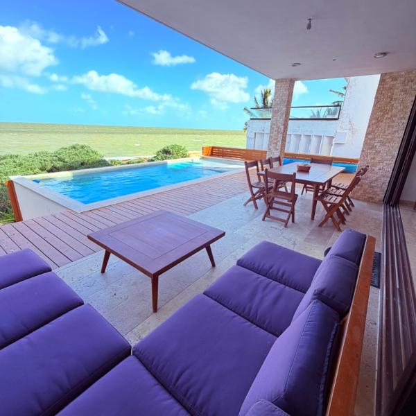 CASA CON DISEÑO DE AUTOR EN LA PLAYA